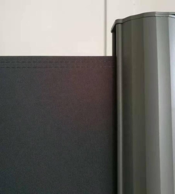 Material de vela de poliéster para el exterior Sombra lateral Cerca de privacidad con toldo lateral retráctil