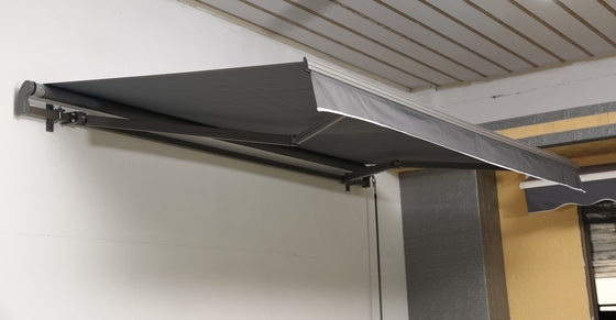 Multiflexible y duradero 250 * 200CM Extensible manual Retráctil Toldo QF-01KD